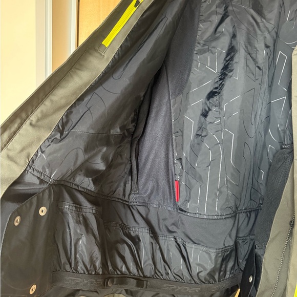 Grey and Lime Green Spyder Thinsulate ski jacket in XL. Good condition! - Picture 4 of 9